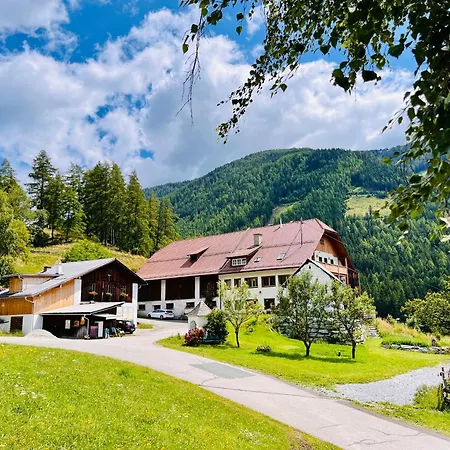 Vakantieboerderij Gaestezimmer In *